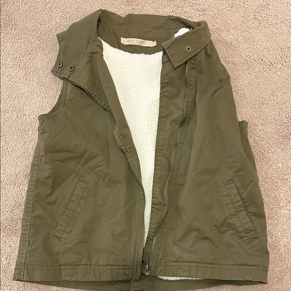 Max Jeans Khaki Green Sleeveless Jacket